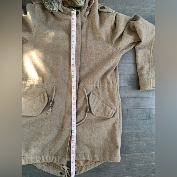 Women’s S Tan Eddie Bauer 50% Wool Coat and Faux Fur Hood - Picture 5 of 12